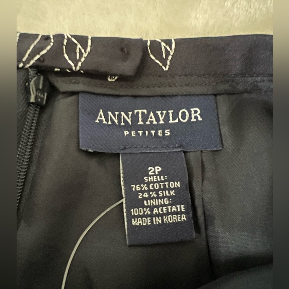 Ann Taylor Floral Embroidered Navy Lined Skirt NWT, Size 2P - Picture 3 of 14